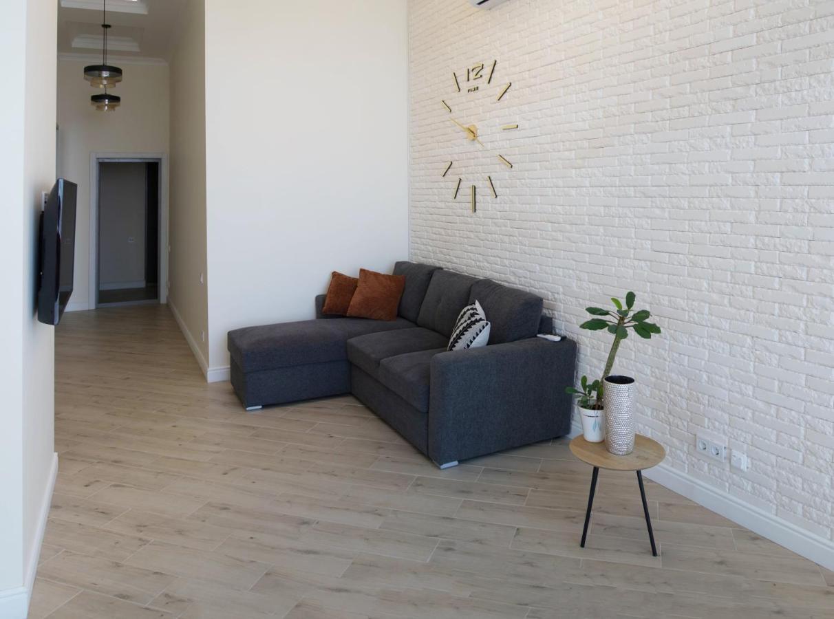 Apart hotel Greenwood near Sea Odessa Buitenkant foto